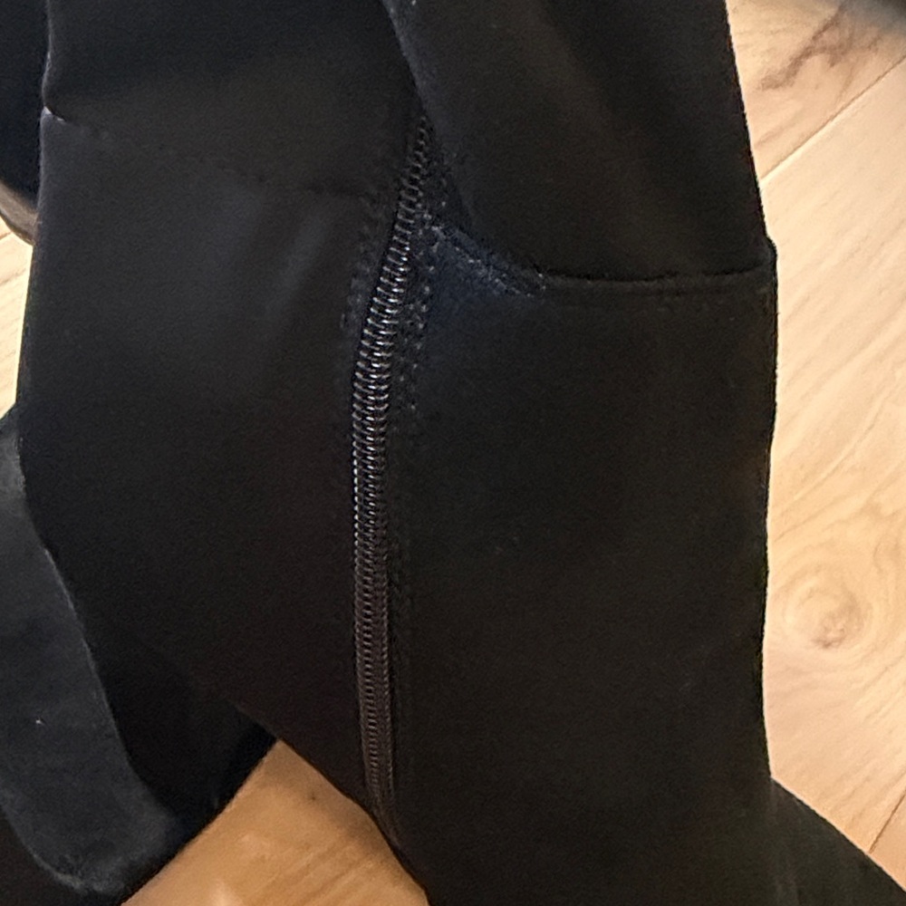 Elegant Black Heeled Women's Boots - Picture 4 of 7